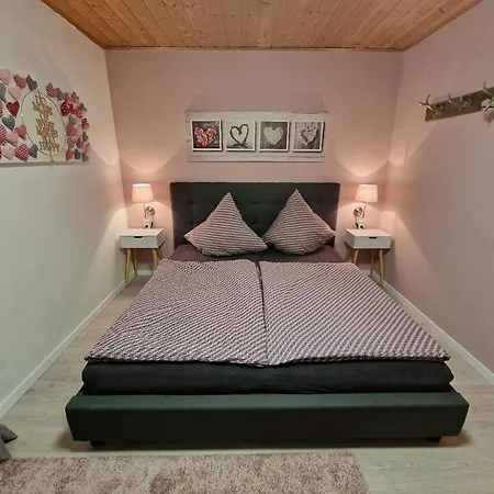 Tatil Evi Gemuetliches Mit Kamin Und Eigenem Garten In Bayerischem Zandt